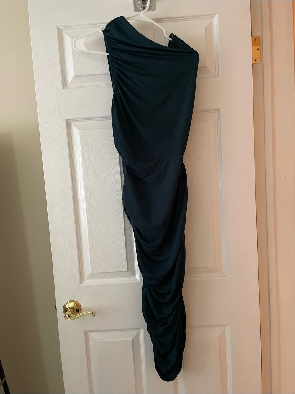 PrettyLittleThing One-Shoulder Hunter Green Ruched Midi Dress